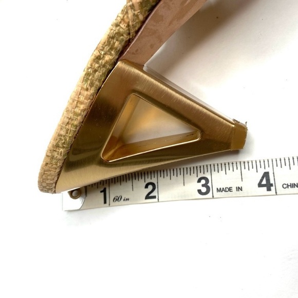 Vintage STUART WEITZMAN Raffia and Gold Metal Heeled Sandals - Picture 5 of 16